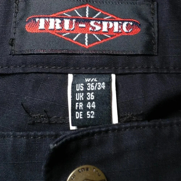 Men's Black Cargo Pants - Picture 6 of 6